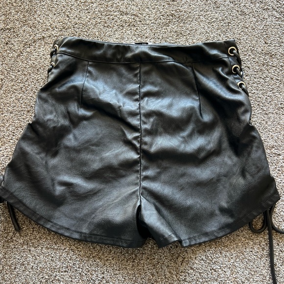 Tiger mist lace up shorts - Picture 2 of 3